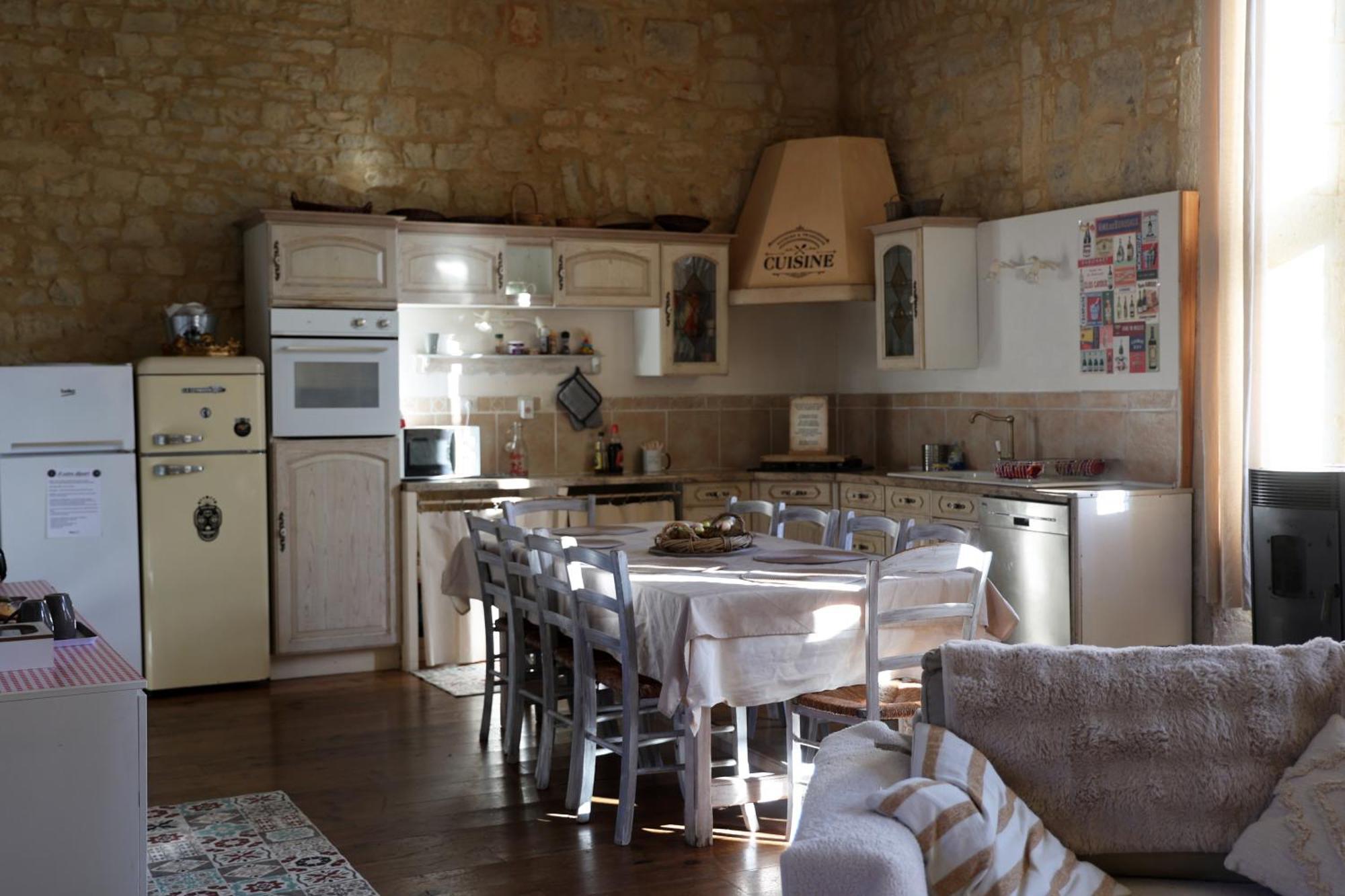 Chateau De St Chamarand - Grand & Petit