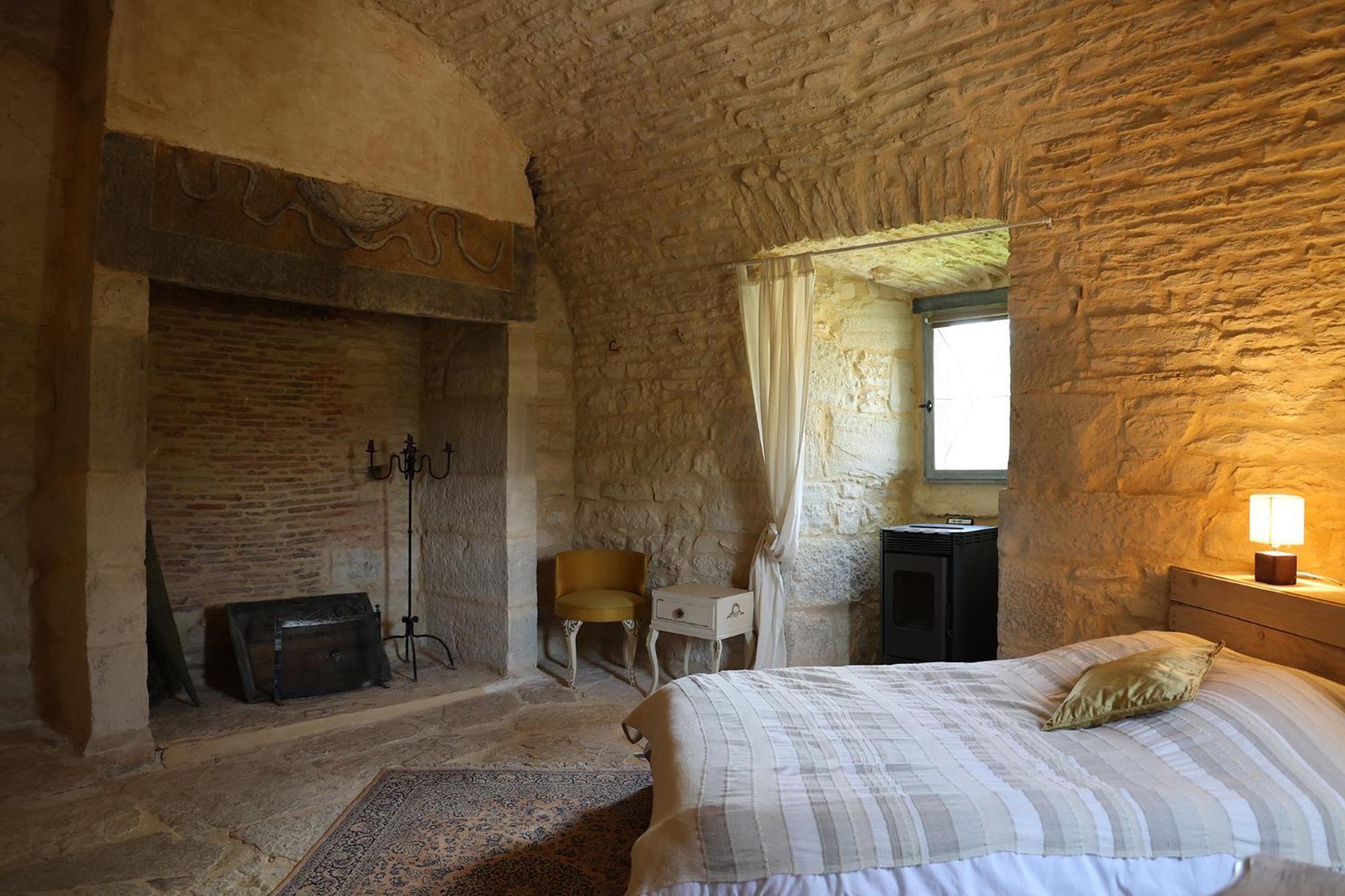Chateau De St Chamarand - Grand & Petit *