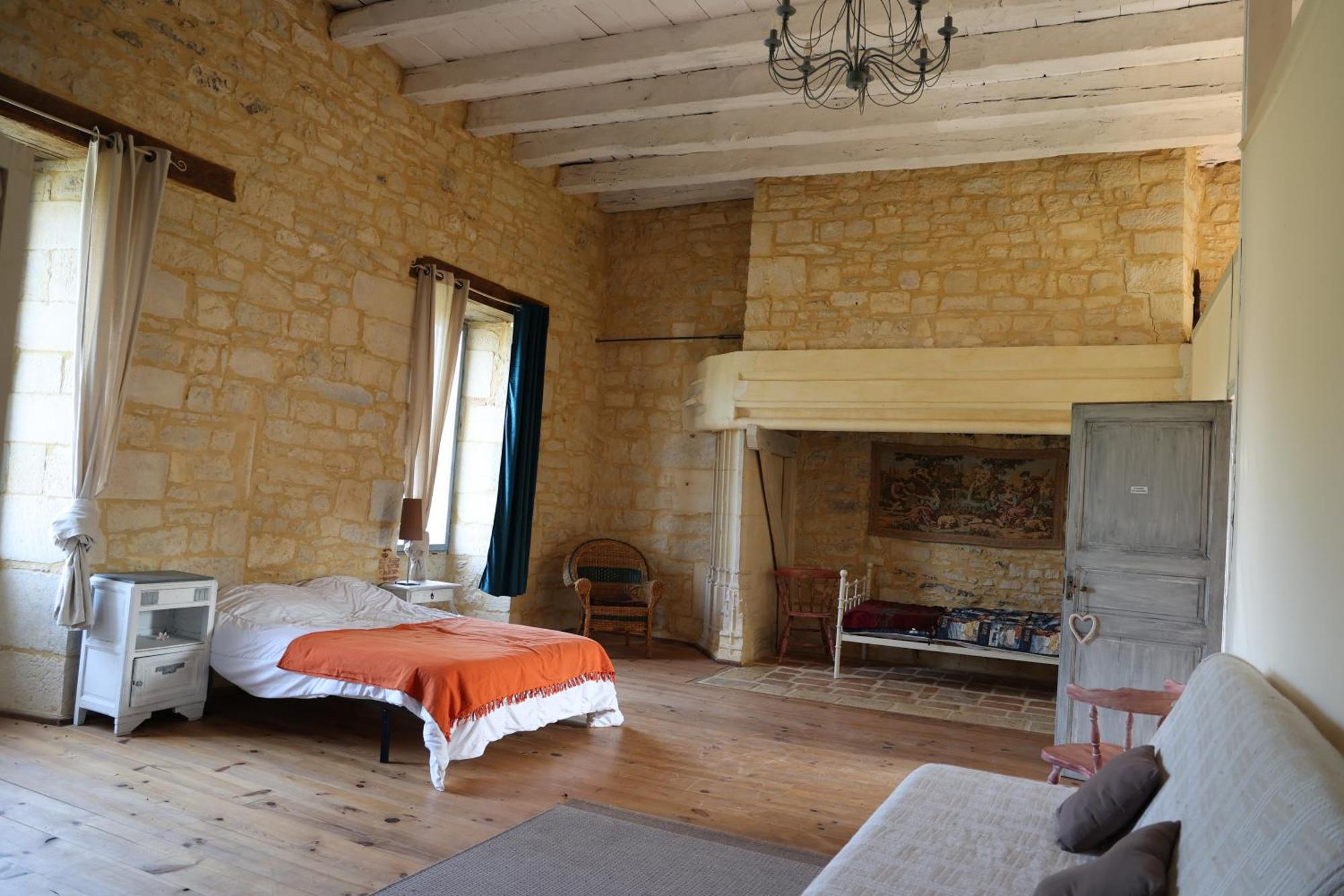 Chateau De St Chamarand - Grand & Petit Saint-Chamarand