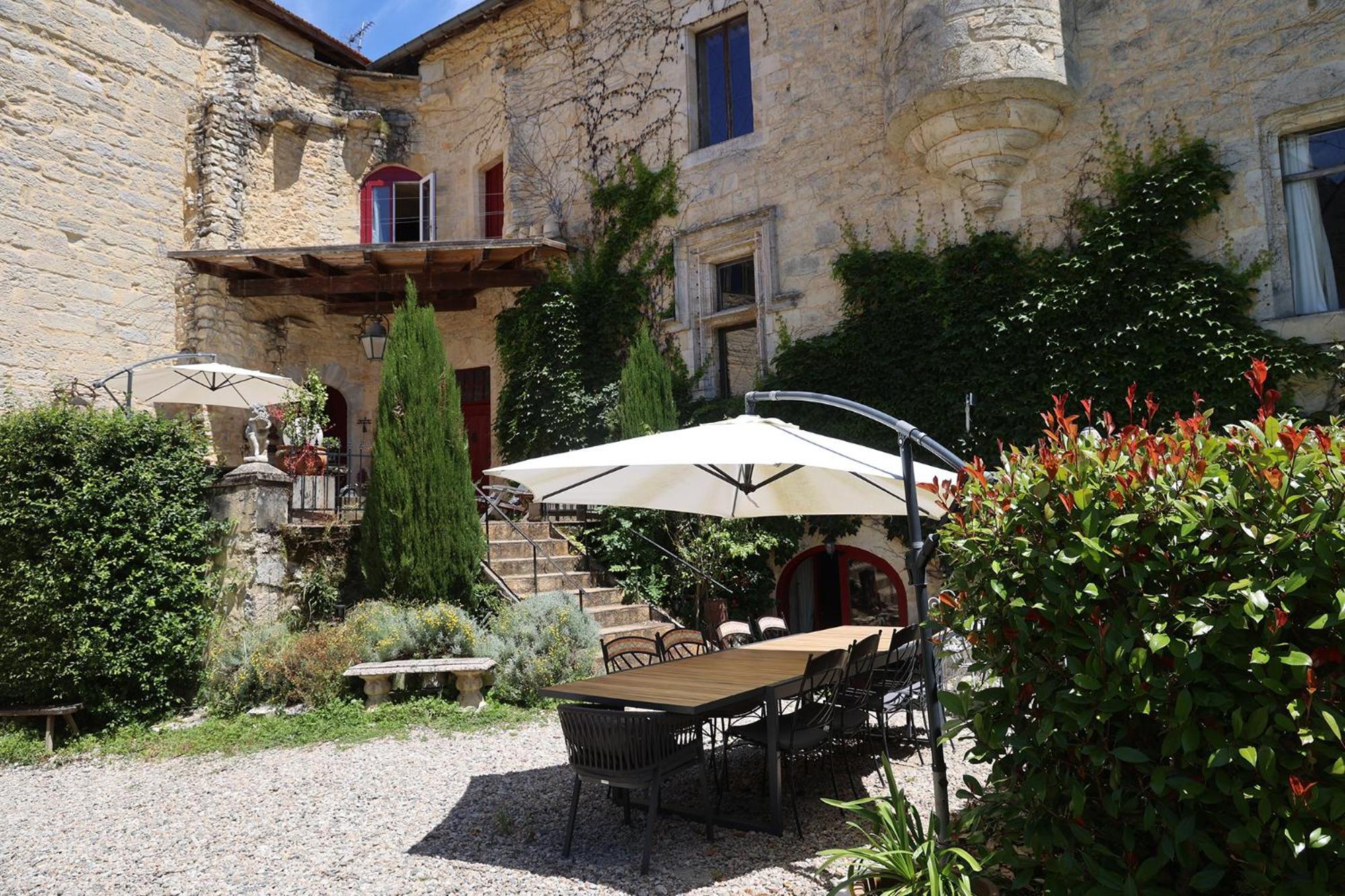 Chateau De St Chamarand - Grand & Petit *